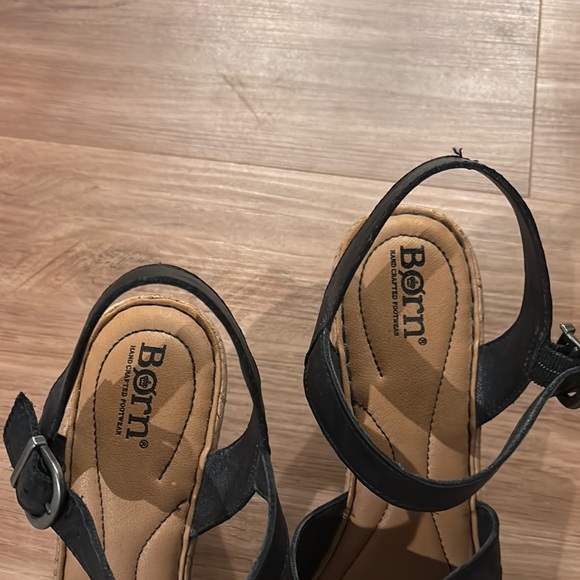 BC Black Wedge Sandals - Picture 3 of 7